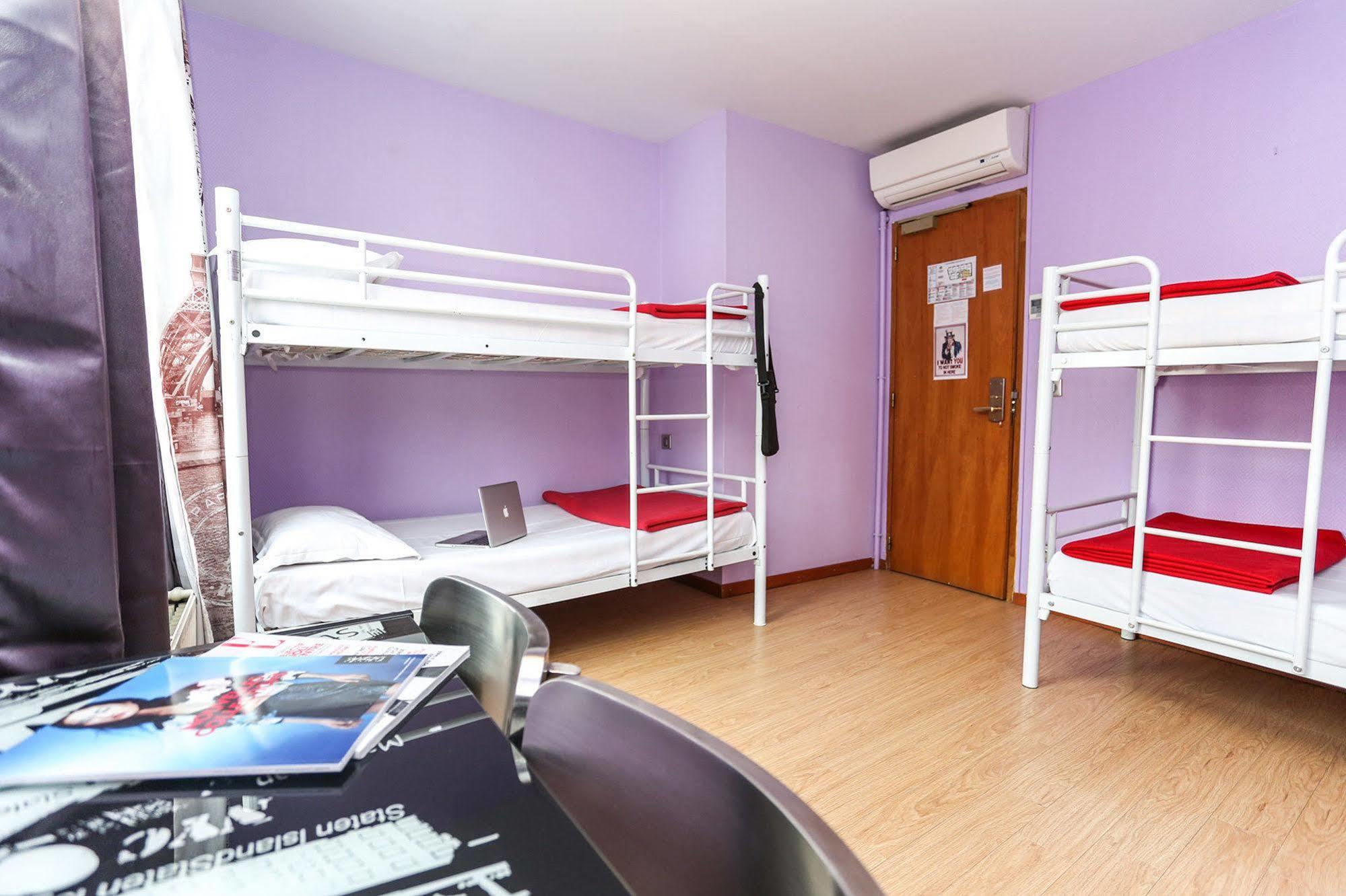 Le Village Montmartre By Hiphophostels Hostel Parijs
